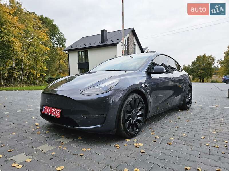 Позашляховик / Кросовер Tesla Model Y 2023 в Тернополі
