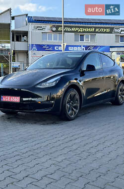 Позашляховик / Кросовер Tesla Model Y 2022 в  фото 4 Позашляховик / Кросовер Tesla Model Y 2022 в