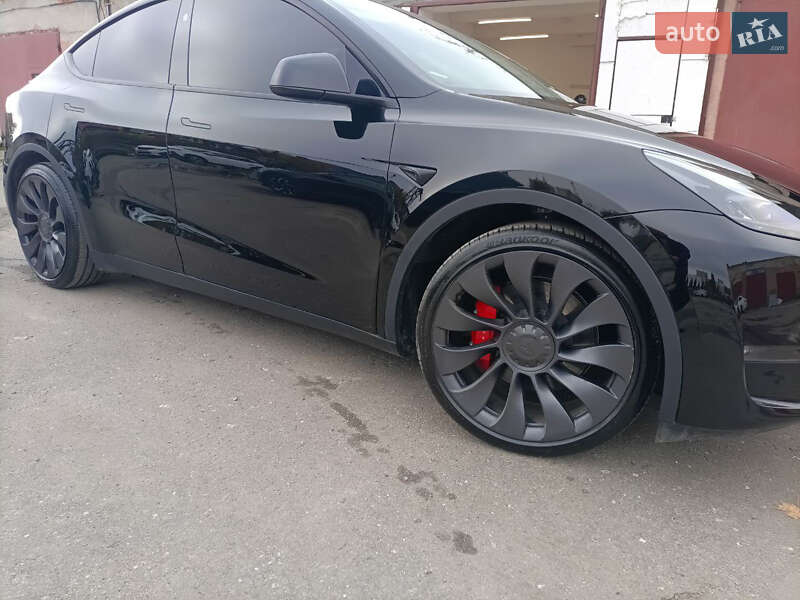 Внедорожник / Кроссовер Tesla Model Y 2024 в Тернополе