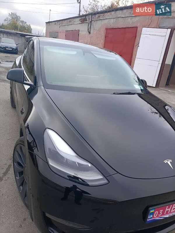 Внедорожник / Кроссовер Tesla Model Y 2024 в Тернополе
