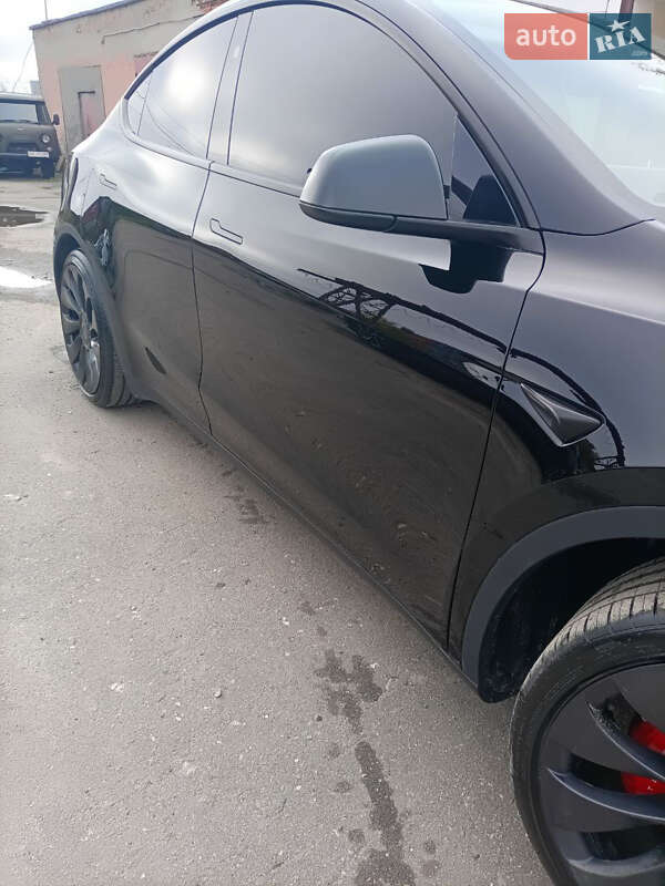 Внедорожник / Кроссовер Tesla Model Y 2024 в Тернополе