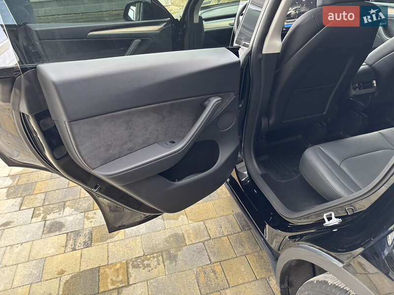 Внедорожник / Кроссовер Tesla Model Y 2024 в Тернополе