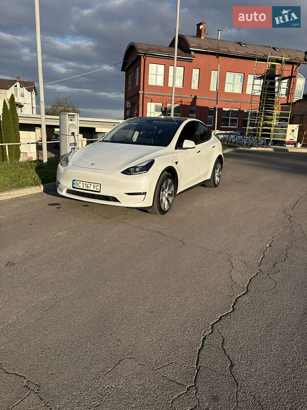 Позашляховик / Кросовер Tesla Model Y 2023 в 