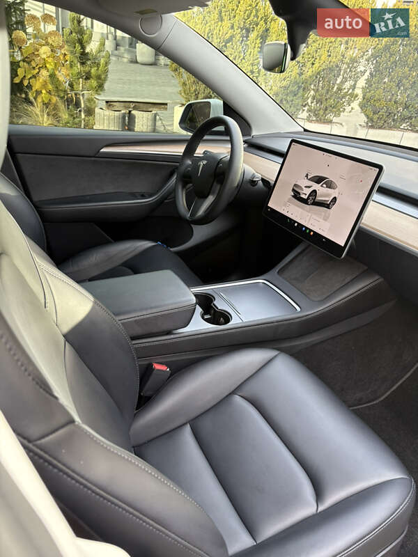 Позашляховик / Кросовер Tesla Model Y 2023 в Львові