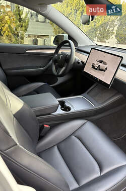 Позашляховик / Кросовер Tesla Model Y 2023 в 
