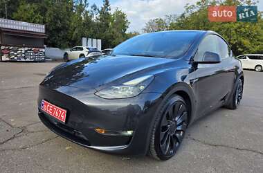 Внедорожник / Кроссовер Tesla Model Y 2024 в 
