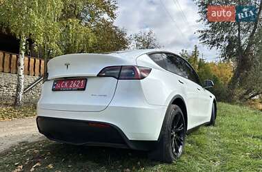 Позашляховик / Кросовер Tesla Model Y 2023 в  фото 5 Позашляховик / Кросовер Tesla Model Y 2023 в