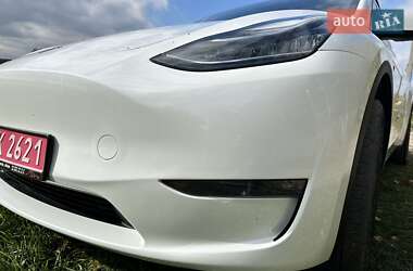 Позашляховик / Кросовер Tesla Model Y 2023 в  фото 16 Позашляховик / Кросовер Tesla Model Y 2023 в