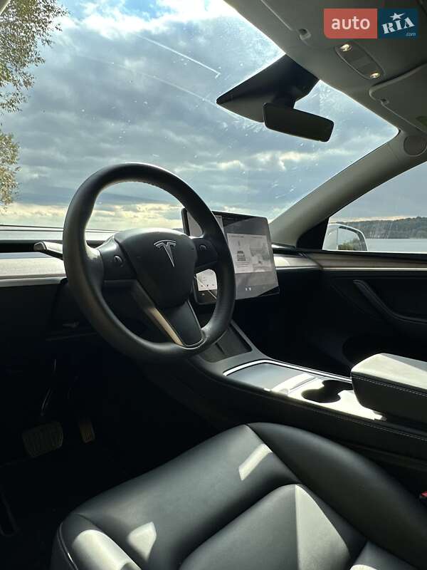 Позашляховик / Кросовер Tesla Model Y 2023 в Тернополі фото 25 Позашляховик / Кросовер Tesla Model Y 2023 в Тернополі