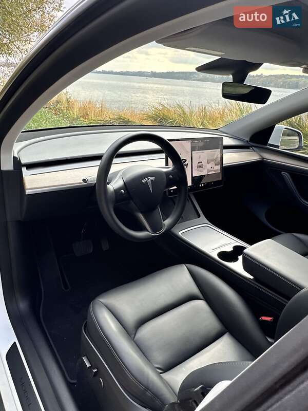 Позашляховик / Кросовер Tesla Model Y 2023 в Тернополі фото 30 Позашляховик / Кросовер Tesla Model Y 2023 в Тернополі