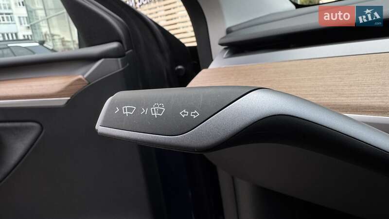 Внедорожник / Кроссовер Tesla Model Y 2024 в Чернигове