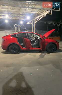 Внедорожник / Кроссовер Tesla Model Y 2023 в 