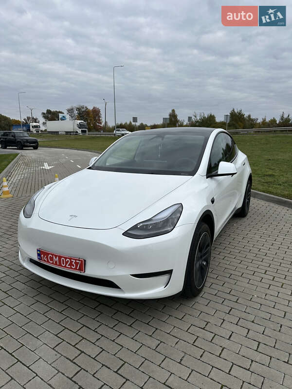 Внедорожник / Кроссовер Tesla Model Y 2024 в Львове фото 3 Внедорожник / Кроссовер Tesla Model Y 2024 в Львове