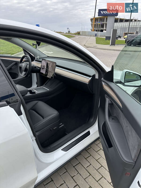 Внедорожник / Кроссовер Tesla Model Y 2024 в Львове фото 15 Внедорожник / Кроссовер Tesla Model Y 2024 в Львове