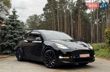 Внедорожник / Кроссовер Tesla Model Y 2023 в Киеве