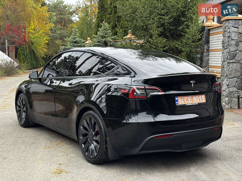 Внедорожник / Кроссовер Tesla Model Y 2023 в Киеве