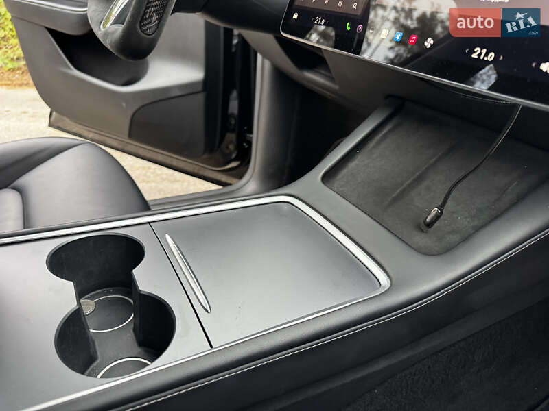 Внедорожник / Кроссовер Tesla Model Y 2023 в Киеве