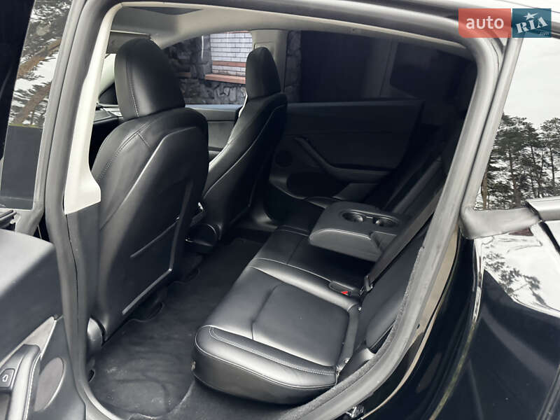 Внедорожник / Кроссовер Tesla Model Y 2023 в Киеве