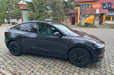 Внедорожник / Кроссовер Tesla Model Y 2024 в 