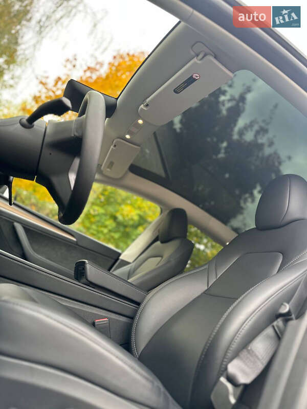 Позашляховик / Кросовер Tesla Model Y 2024 в Чернівцях фото 18 Позашляховик / Кросовер Tesla Model Y 2024 в Чернівцях