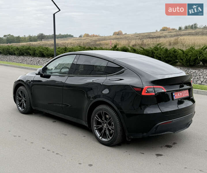 Внедорожник / Кроссовер Tesla Model Y 2024 в Киеве