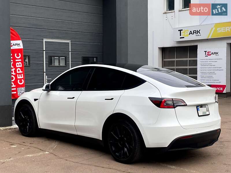 Позашляховик / Кросовер Tesla Model Y 2021 в Києві