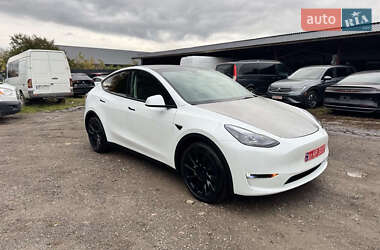 Внедорожник / Кроссовер Tesla Model Y 2023 в Ровно