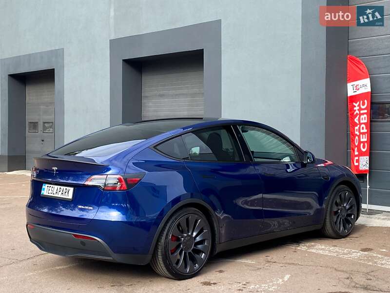 Позашляховик / Кросовер Tesla Model Y 2024 в Києві