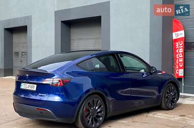 Позашляховик / Кросовер Tesla Model Y 2024 в 