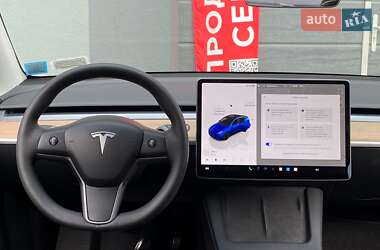 Позашляховик / Кросовер Tesla Model Y 2024 в 