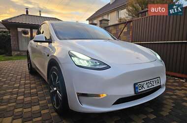 Внедорожник / Кроссовер Tesla Model Y 2021 в 