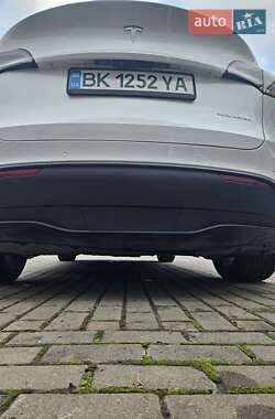 Внедорожник / Кроссовер Tesla Model Y 2021 в 