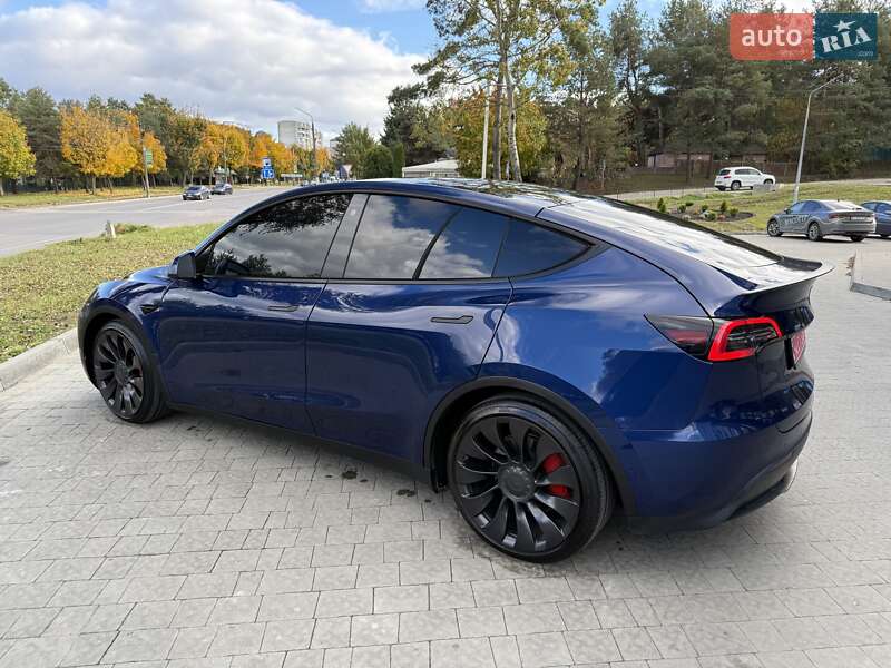 Tesla Model Y 2021