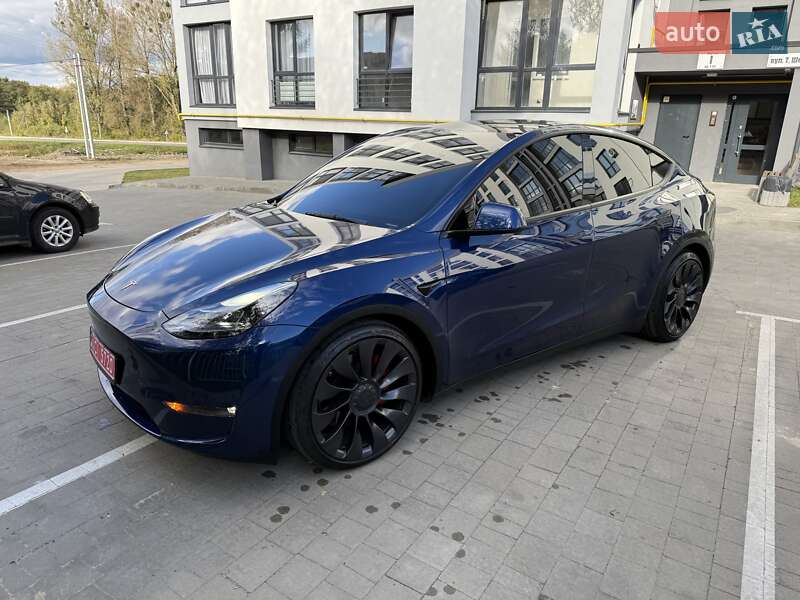 Позашляховик / Кросовер Tesla Model Y 2021 в Львові