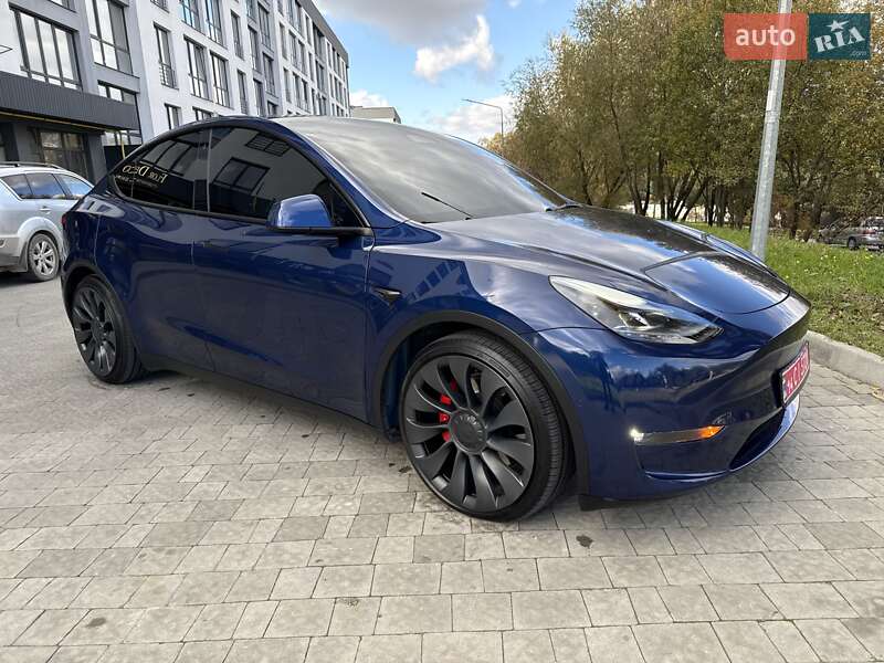 Позашляховик / Кросовер Tesla Model Y 2021 в Львові