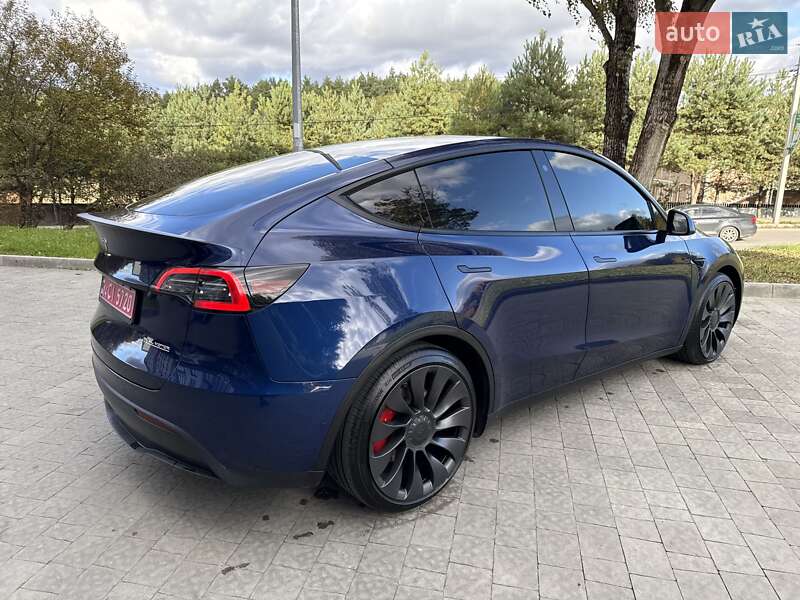 Позашляховик / Кросовер Tesla Model Y 2021 в Львові