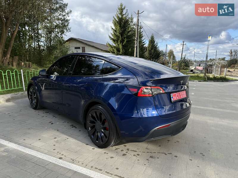 Позашляховик / Кросовер Tesla Model Y 2021 в Львові