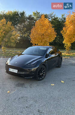 Позашляховик / Кросовер Tesla Model Y 2023 в  фото 6 Позашляховик / Кросовер Tesla Model Y 2023 в