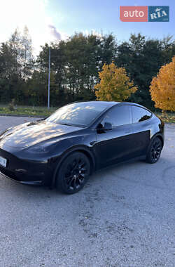 Позашляховик / Кросовер Tesla Model Y 2023 в  фото 21 Позашляховик / Кросовер Tesla Model Y 2023 в