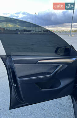 Позашляховик / Кросовер Tesla Model Y 2023 в  фото 24 Позашляховик / Кросовер Tesla Model Y 2023 в