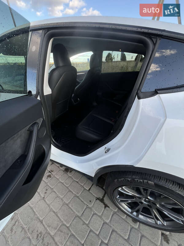 Позашляховик / Кросовер Tesla Model Y 2024 в Жовкві фото 28 Позашляховик / Кросовер Tesla Model Y 2024 в Жовкві