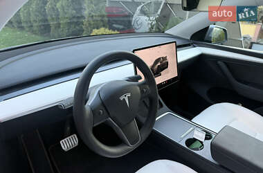 Внедорожник / Кроссовер Tesla Model Y 2024 в 