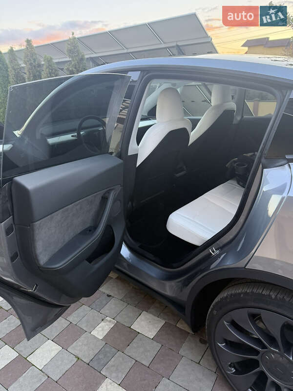Позашляховик / Кросовер Tesla Model Y 2024 в Івано-Франківську фото 14 Позашляховик / Кросовер Tesla Model Y 2024 в Івано-Франківську