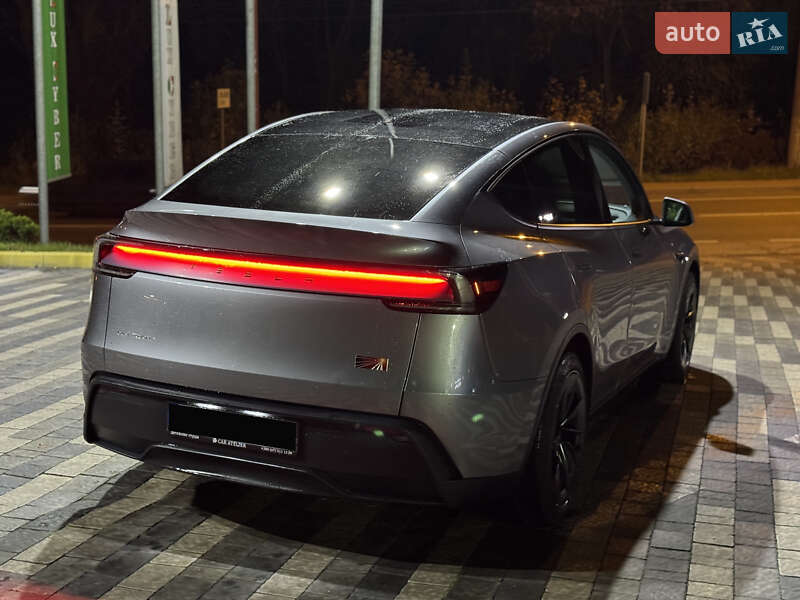 Внедорожник / Кроссовер Tesla Model Y 2025 в Львове