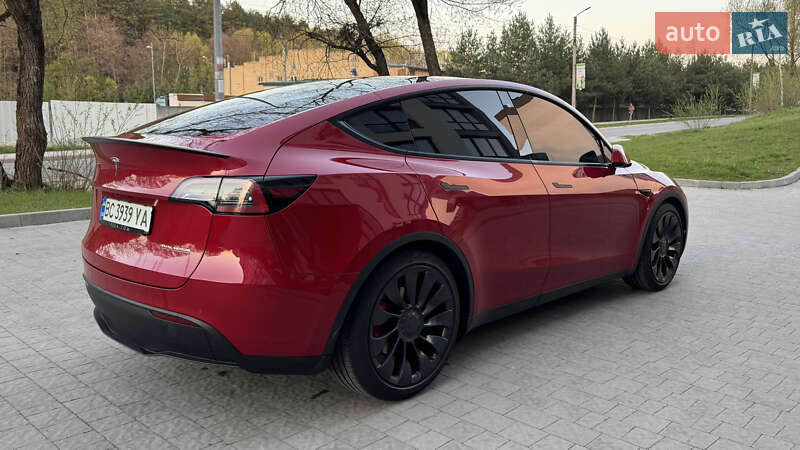 Позашляховик / Кросовер Tesla Model Y 2021 в Львові