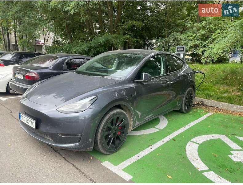 Tesla Model Y 2022