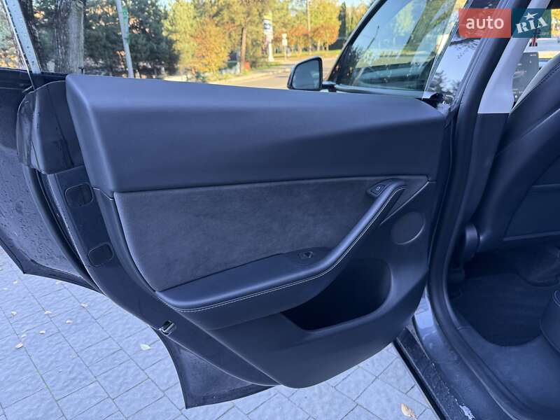 Позашляховик / Кросовер Tesla Model Y 2022 в Львові фото 42 Позашляховик / Кросовер Tesla Model Y 2022 в Львові