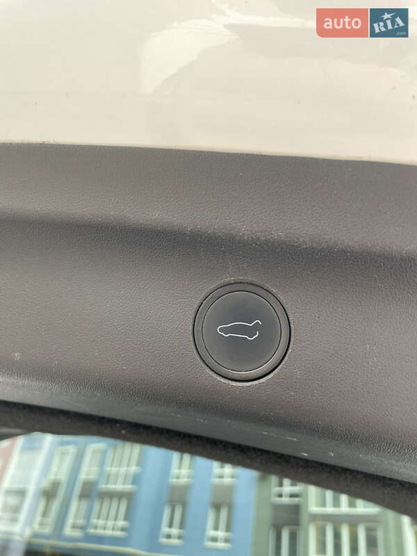 Внедорожник / Кроссовер Tesla Model Y 2021 в Черновцах