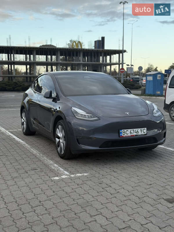 Позашляховик / Кросовер Tesla Model Y 2023 в Львові