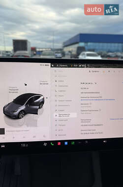 Позашляховик / Кросовер Tesla Model Y 2023 в  фото 15 Позашляховик / Кросовер Tesla Model Y 2023 в